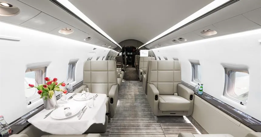 Bombardier Challenger 605 - private jet charter